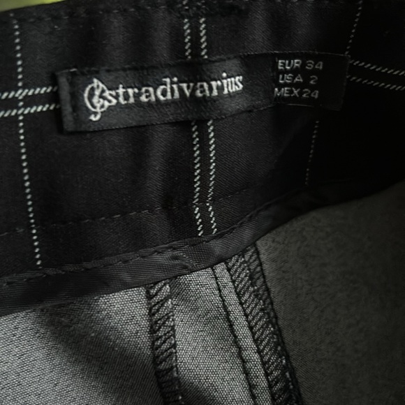 Stradivarius Pants - Picture 2 of 2